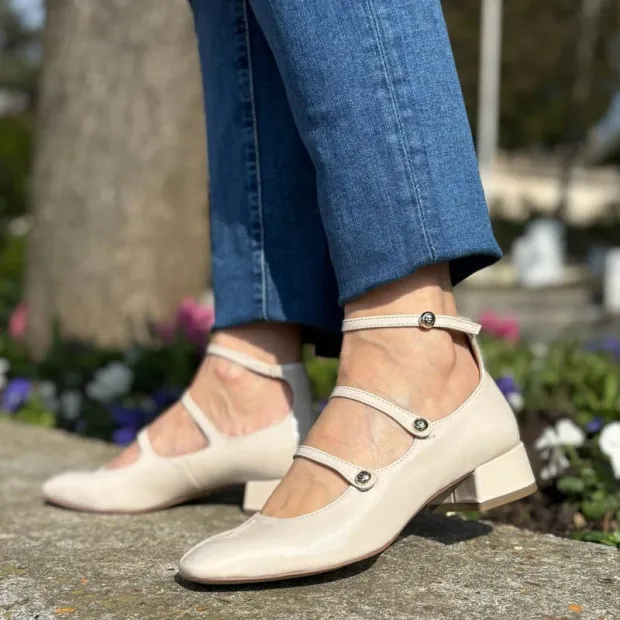 Ballerines tendances esprit Mary Jane pour Femme Tamaris 22308-42 vernis beige