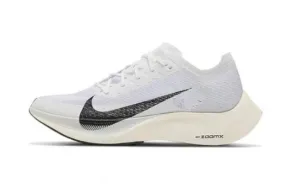 Baskets Nike air  Zoom X VaporFly NEXT 2 White Black  Femme