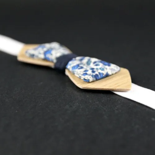Noeud papillon slim bois chêne et tissu liberty emma et georgina bleu